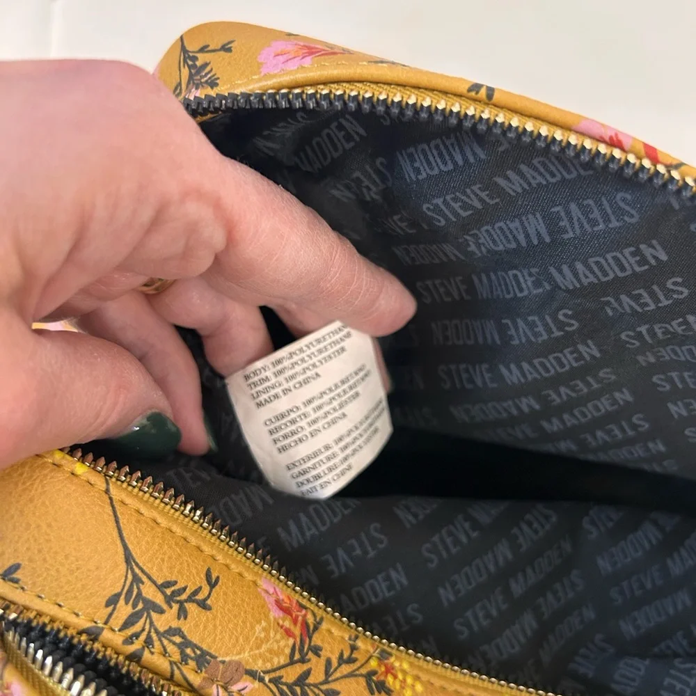 Steve Madden Floral Travel Bag Purse Double Zipper Side Handle Yellow 9'' x 10'' - Picture 10 of 12